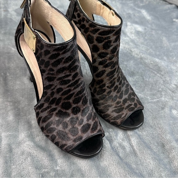 Louise Et Cie Lo-Zamia size 7 women’s heel animal print great preowned - Picture 9 of 10